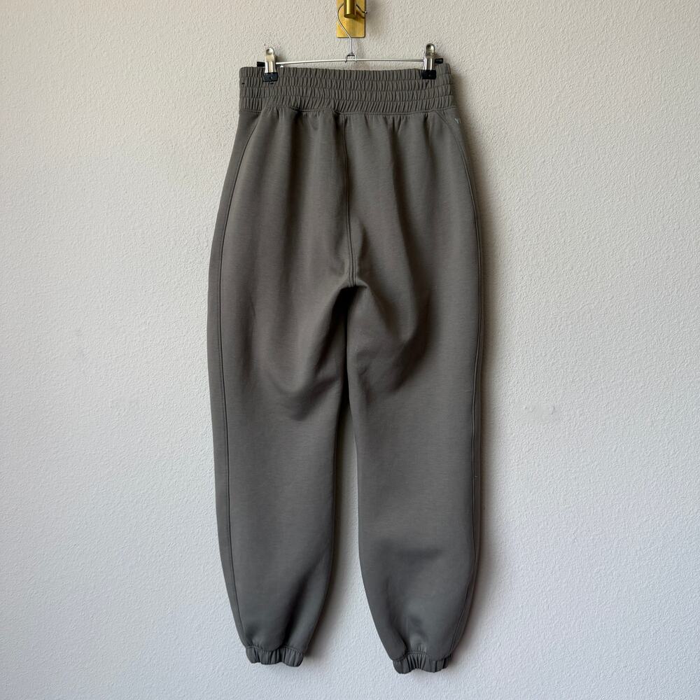 YPB (Your Personal Best) NeoKnit Gray Performance Sweatpants Size S - Picture 2 of 5